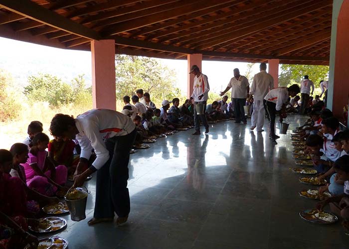 Narayan Seva under Sri Sathya Sai Village Integrated Program, Maharashtra and Goa,Dharmakshetra